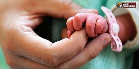 ஆந்திராவில் நான்கு கால்களுடன் பிறந்த குழந்தை