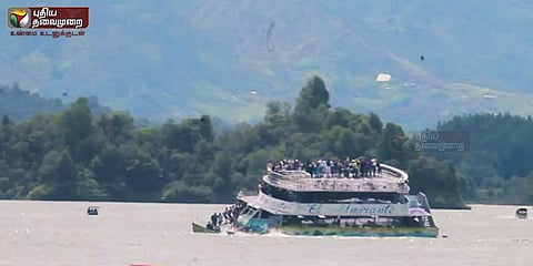 150 பயணிகளுடன் ஏரியில் முழ்கிய படகு - பதறவைக்கும் வீடியோ