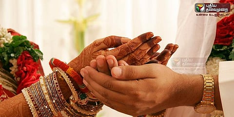 'கழிவறை கட்டும் வரை வீட்டுக்குள் வரமாட்டேன்' மணமகள் உறுதி