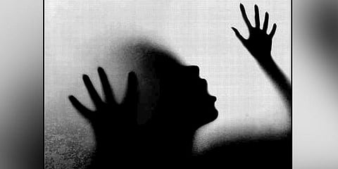 பாலியல் வன்கொடுமை செய்து மாணவி கொலை: அப்பாவின் நண்பர் கைது