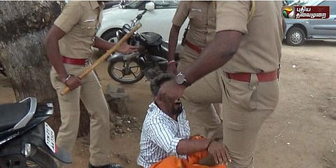 பசுவின் கன்றுகளை கொண்டு சென்ற விவசாயி: இந்து அமைப்புகளால் வன்முறை!