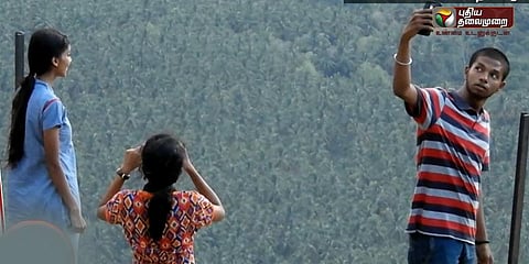 ஆபத்தை உணராமல் செல்ஃபி விளையாட்டு!