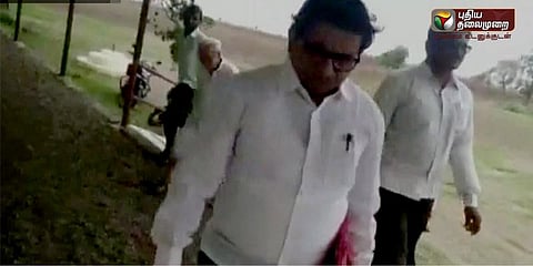 பள்ளி ஊழியரை அறைந்த அமைச்சரின் தந்தை