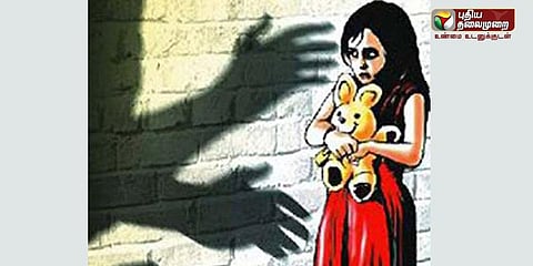 பாலியல் தொழிலுக்கு மகளை விற்ற போதை அப்பா