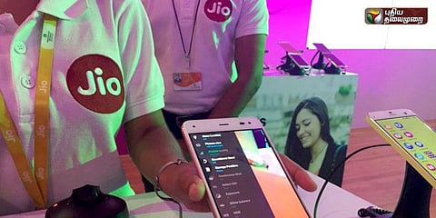 ரூ.500க்கு 4ஜி போன்... அடுத்த அதிரடிக்கு தயாராகிறது ஜியோ..