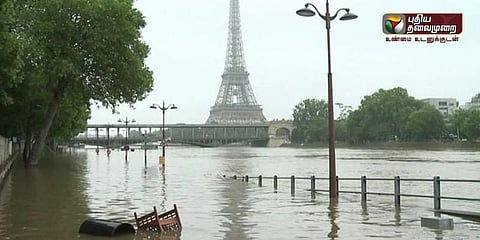 ஒரு மாத மழை ஒரே நாளில் கொட்டித்தீர்த்தது - மிதக்கும் பாரீஸ்