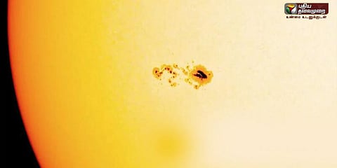 சூரியனின் மேற்பரப்பில் கருந்துளைகள்... அழியப்போகிறதா பூமி?