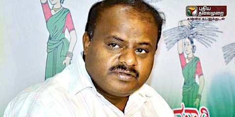 ரூ.2 கோடி பிளஸ் மாதம் ரூ.10 லட்சம்: சசிகலா மீது புது புகார்!