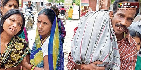 பேத்தியின் உடலை தோளில் சுமந்து சென்ற அவலம்