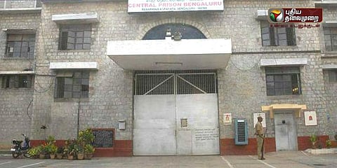 சசிகலாவுக்கு சமையலறை: போட்டுக்கொடுத்த கைதி மீது அட்டாக்!