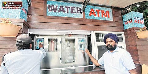 கிராமத்தில் வாட்டர் ஏ.டி.எம். திறந்த இளைஞர்