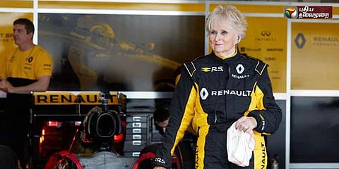 79 வயதில் பார்முலா ஒன் ரேஸ் கார் ஓட்டிய மூதாட்டி