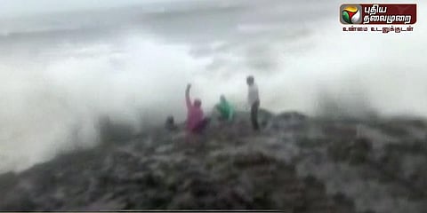 செல்ஃபி விபரீதம்: கடலில் விழுந்து உயிரிழப்பு (வீடியோ)