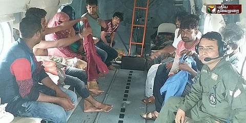 வெள்ளத்தில் பிறந்த இரட்டைக் குழந்தைகள்