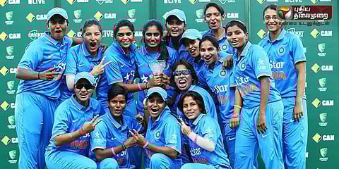 மகளிர் கிரிக்கெட் அணியினருக்கு தலா ரூ.13 லட்சம் ஊக்கத்தொகை