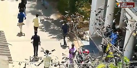 சட்டை பட்டன் போடச் சொன்னதால் ஆத்திரம்: மாணவர்களிடையே மோதல், போலீஸ் குவிப்பு