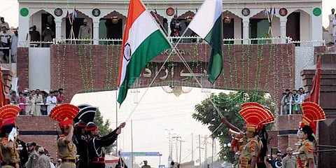 உயரத்தில் யார் கொடி?... எல்லையில் இந்தியா - பாக். இடையே போட்டா போட்டி