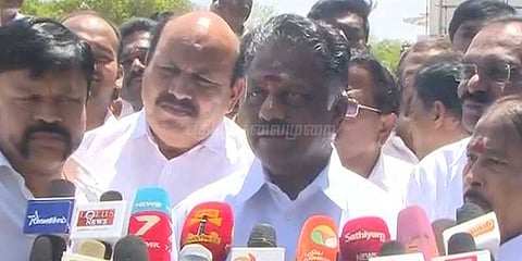 கூவத்தூரில் வருமானவரித்துறை சோதனை நடத்தியிருக்க வேண்டும்: ஓபிஎஸ் பேட்டி