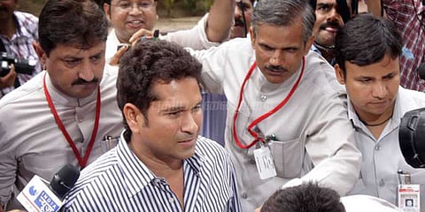 அன்று மாஸ்டர் பிளாஸ்டர் இன்று மாஸ்டர் பங்கர்... சச்சினை கலாய்க்கும் நெட்டிசன்கள்