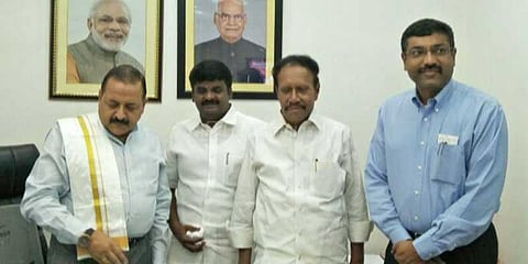 நீட் விவகாரம்: இணை அமைச்சர் ஜிதேந்திரசிங்குடன் தம்பிதுரை, விஜயபாஸ்கர் பேச்சுவார்த்தை