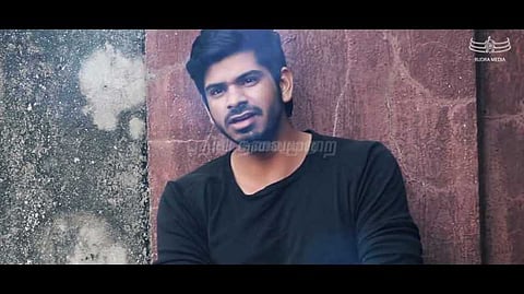 பெண் மானபங்கம்?: பிரபல பாடகர் திடீர் கைது!