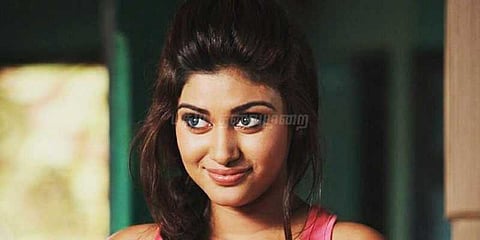 மீண்டும் பிக் பாஸ் வீட்டிற்குள் நுழைந்தார் ஓவியா!