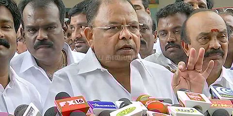 ஆர்.பி.உதயகுமார் நடிப்பில் நடிகர் திலகத்தை மிஞ்சுவார் : டிடிவி ஆதரவாளர் வெற்றிவேல்