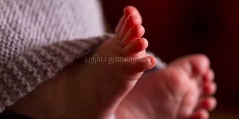 குறைபாடுள்ள குழந்தையை அநாதையாக விட்டுச் சென்ற பெற்றோர்!