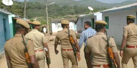 நக்சல் அமைப்பினர் எச்சரிக்கை : தமிழக - கேரள எல்லையில் பதற்றம்