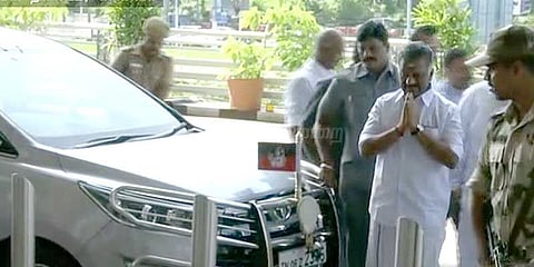 அதிமுகவின் 3 அணிகளை சேர்ந்த நிர்வாகிகள் சந்திப்பு