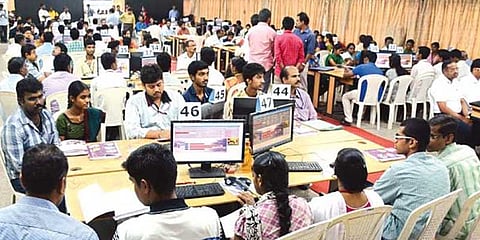 1 லட்சம் இன்ஜினியரிங் இடங்கள் காலி!