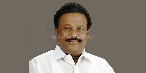 அரசு அதிகாரிகள் ஒத்துழைப்பதில்லை: அமைச்சர் பகீர் புகார்