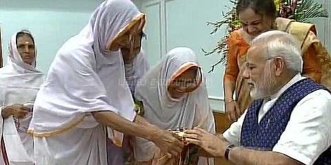 ரக்ஷா பந்தன் கொண்டாடிய பிரதமர் மோடி, ராம்நாத் கோவிந்த்..!