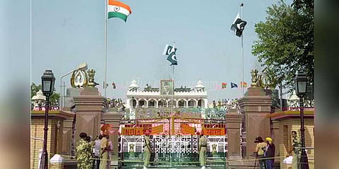 இந்திய எல்லையில் 400 அடி உயர கொடிக்கம்பம்: பாகிஸ்தான் திட்டம்