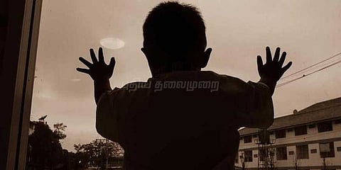 என் அப்பா, அம்மாவின் கழுத்தை அறுத்தார்: 10 வயது சிறுவன் பகீர் வாக்குமூலம்!