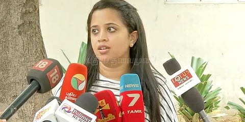 சமூக வலைதளங்களில் ஆபாச விமர்சனம்: விஜய் ரசிகர்கள் மீது புகார்