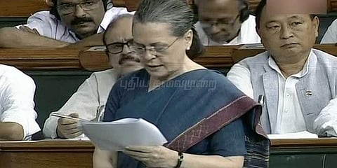 ஜனநாயகத்தின் ஆணிவேரை அழிக்கும் முயற்சி நடைபெறுகிறது: சோனியா காந்தி கவலை!