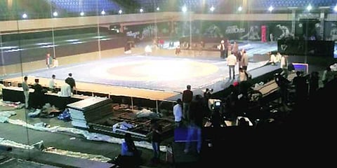 மைதானத்தில் மின்சாரம் தாக்கி மல்யுத்த வீரர் பலி