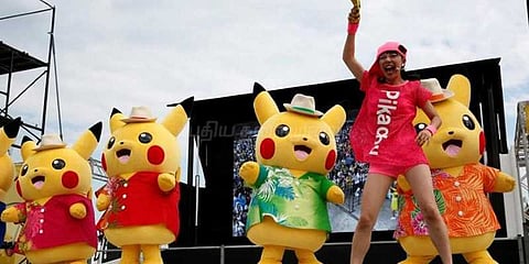 போகிமான் கோ -விற்கு விழா : பிரம்மாண்ட பிகாசுக்கள் பங்கேற்பு