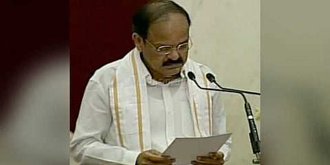 பல்வேறு கட்சிகளை சேர்ந்தவர்கள் விரோதிகள் அல்ல: வெங்கய்ய நாயுடு பேச்சு