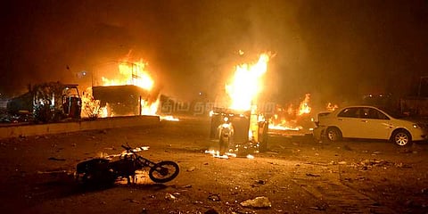 பாக்.கில் பயங்கரவாத தாக்குதல்: 17 பேர் உடல் சிதறி பலி