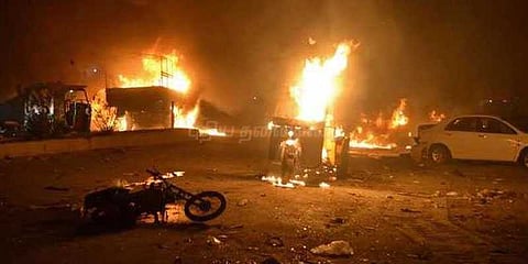 பாகிஸ்தானில் பயங்கரவாத தாக்குதல்: 17 பேர் உடல் சிதறி பலி