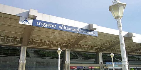 விமான நிலைய சுற்றுச்சுவர் 50 அடி நீளத்திற்கு இடிந்து விழுந்தது