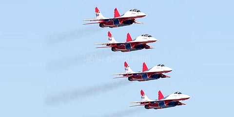 ரஷ்யாவில் கண்கவர் விமான சாகச கண்காட்சி