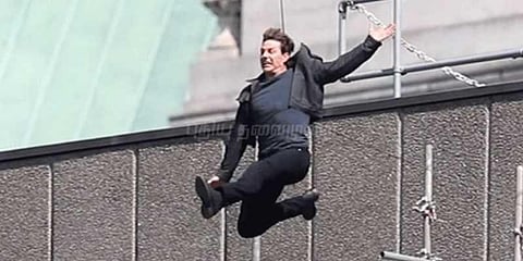 ’மிஷன் இம்பாசிபிள்’ ஷூட்டிங்கில் விபத்து: டாம் குரூஸ் படுகாயம்