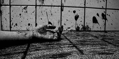 சூனியக்காரி என்று பெண் அடித்துக்கொலை: 6 பேர் கைது