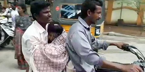 மருத்துவரும் இல்லை; அமரர் ஊர்தியும் இல்லை: ஆம்பூர் மருத்துவமனையின் அவலம்