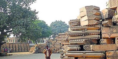 அயோத்தியில் ராமர் கோவிலுக்கு தயாராகும் கற்கள்