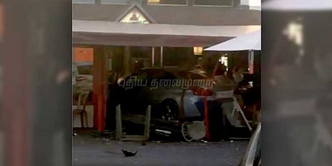 பீட்சா கடைக்குள் புகுந்த கார்: சிறுமி பலி