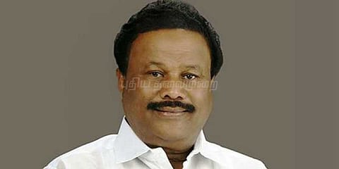 பெரும்பான்மையின்றி இருக்கிறோம்: சர்ச்சையை ஏற்படுத்திய அமைச்சர் சீனிவாசன்